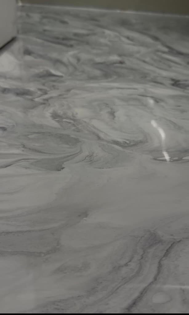 Marbled epoxy floor detail
